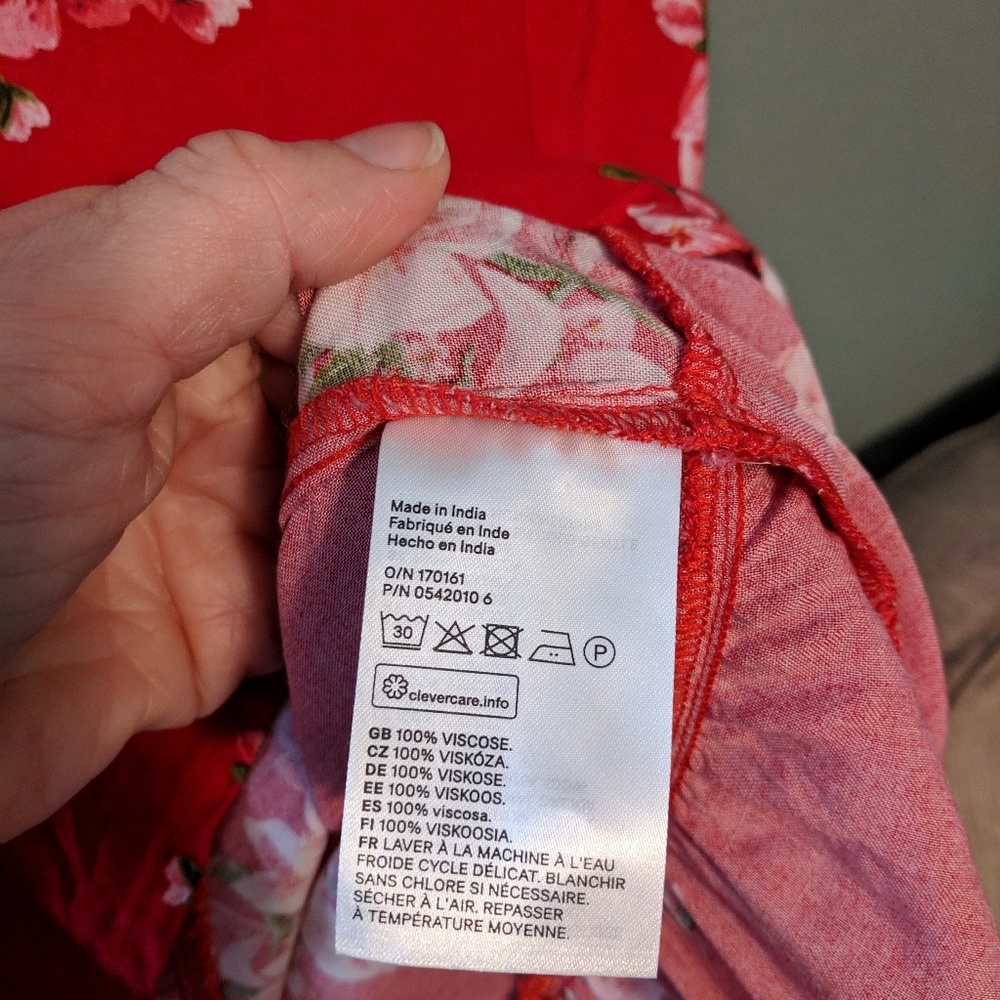 π H&M Floral Red Ruffle Shirt π - Picture 8 of 8